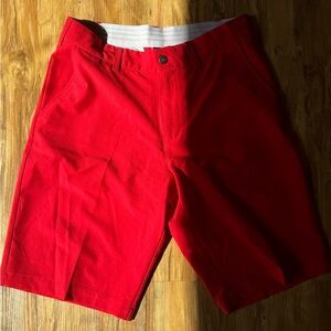 Men’s golf shorts